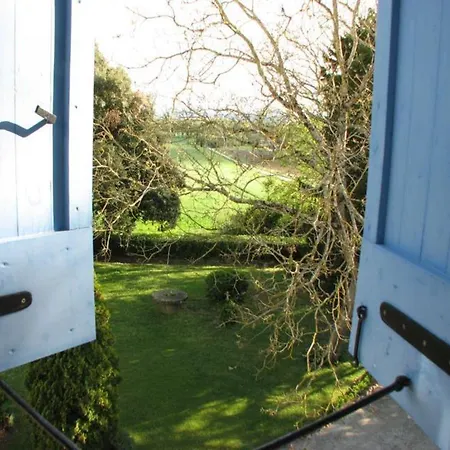 Domaine Saint-joly Holiday home Lasbordes