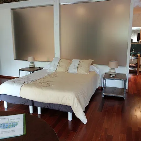 Domaine Saint-joly Holiday home Lasbordes